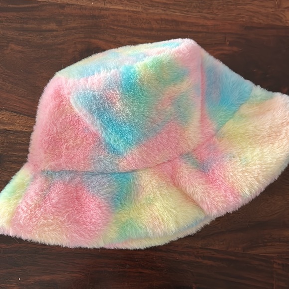 Women Tie Dye Rainbow Fluffy Faux Fur Bucket Hat - Picture 6 of 12